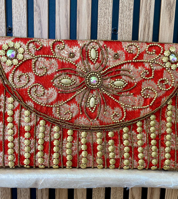 BOLSO SOBRE ROJO