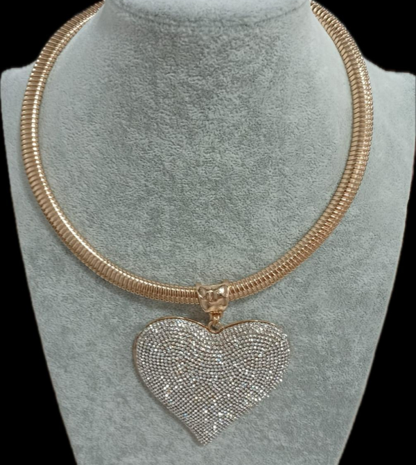 COLLAR CORAZON BRILLOS