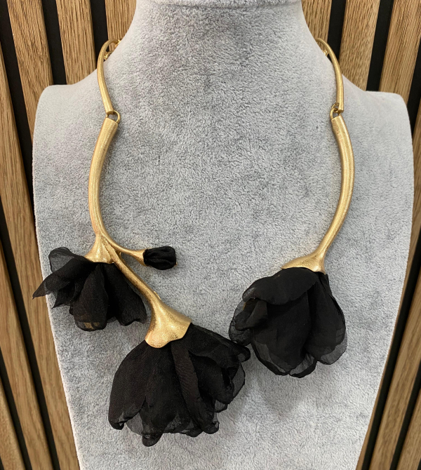 COLLAR AMAPOLA NEGRA